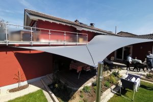 perfekt angepasstes Terrassensegel, Happing bei Rosenheim, 2021