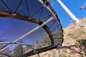 Spezialauftrag - Überdachung einer Rodelbahn für Winter- und Sommer, Meran 2000