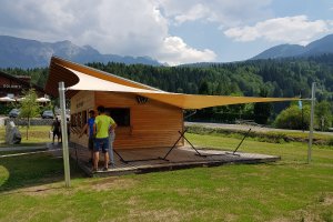 Schattenspender & Wetterschutz in einem für Adventure Haus, Val die Sole, Trentino, 2017