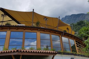 Saisonsegel in Kombination mit Anschluss an Markise, Hotel St. Kassian, Algund, Südtirol 2017