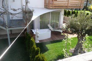 Segel über Whirlpool, Hotel Seeleiten, Kaltern, Südtirol, 2010