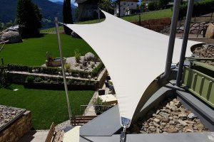 Sonnensegel für Gastronomie (Ansicht von oben), Feldthurnerhof, Feldthurns, Südtirol, 2017
