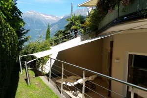 Segel über Sauna-Aussenbereich, Hotel Sonnenparadies, Dorf Tirol, Südtirol 2014