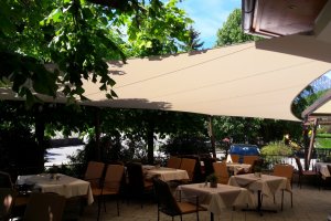 Segel für Gastgarten, Hotel Grünauerhof, Salzburg, Österreich 2017