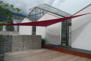 Dreiecksegel, Gärtnerei Plattner, Eppan, Südtirol, 2010