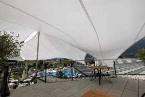 Saisonsegel über 2 Terrassenebenen (Innenansicht), Restaurant, Hotel Weinegg, Grilan, Südtirol, 2017