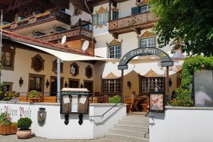 Biergartensegel, Zur Alten Post, Wallgau, Bayern, 2018