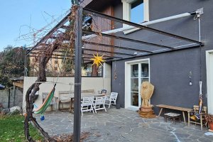 Stahl-Pergola mit Rollsegel; Brixen Südtirol , 2024