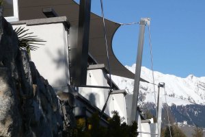 Edelstahlsäule für Segel, Restaurant Culinaris Farmerkreuz, Dorf Tirol, Südtirol, 2011