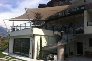 Saisonsegel in Kombination mit Beschattung des Wintergartens ca. 90m², Hotel Resmairhof, Schenna, Südtirol, 2015